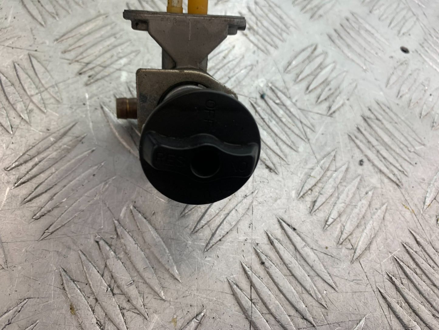 KAWASAKI ZX9R ZX9 R PETROL TAP YEAR 1998-1999 (CMB1329)