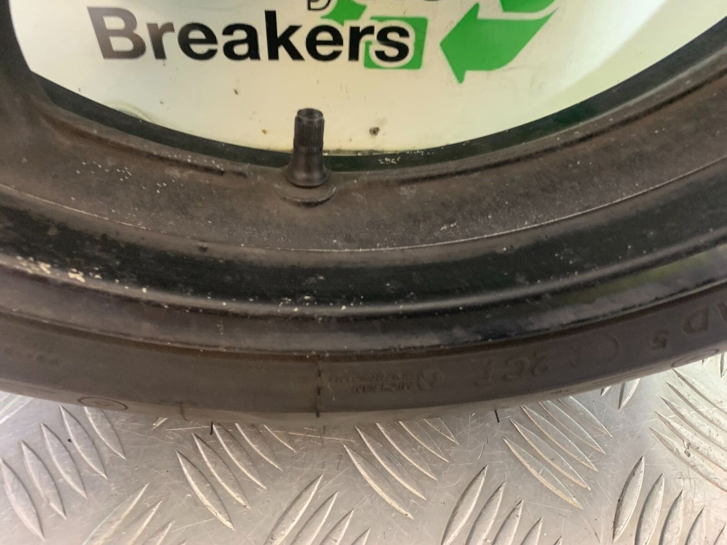 SUZUKI GSF1250 GSF 1250 BANDIT FRONT WHEEL  YEAR 2010-14 (CMB1092)