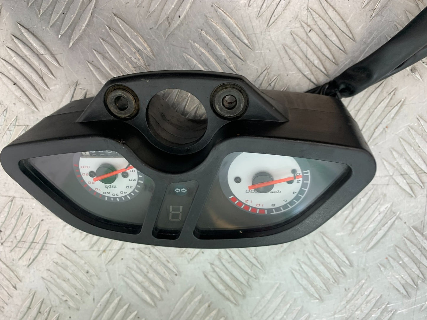 QINGQI QM125 GY-2B CLOCKS SPEEDO DASH  YEAR 2016 (CMB1228)
