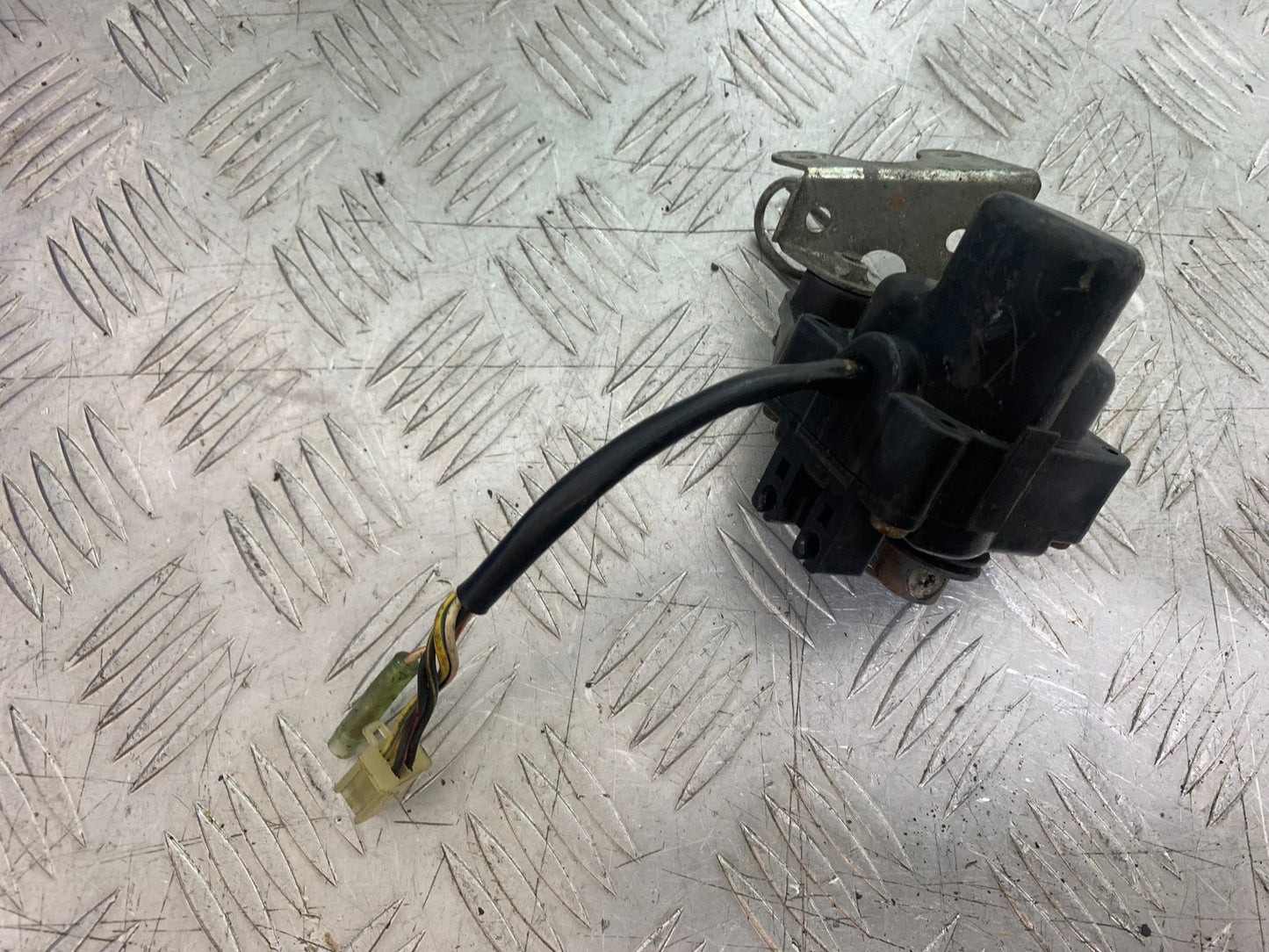 YAMAHA YZF1000 THUNDERACE EXHAUST SERVO MOTOR  YEAR 1997-2000 (CMB1204)