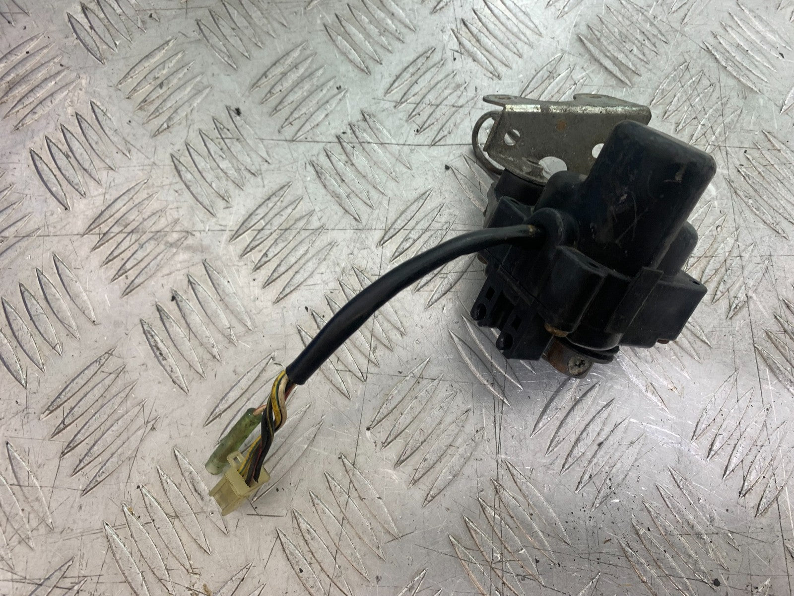 YAMAHA YZF1000 THUNDERACE EXHAUST SERVO MOTOR  YEAR 1997-2000 (CMB1204)