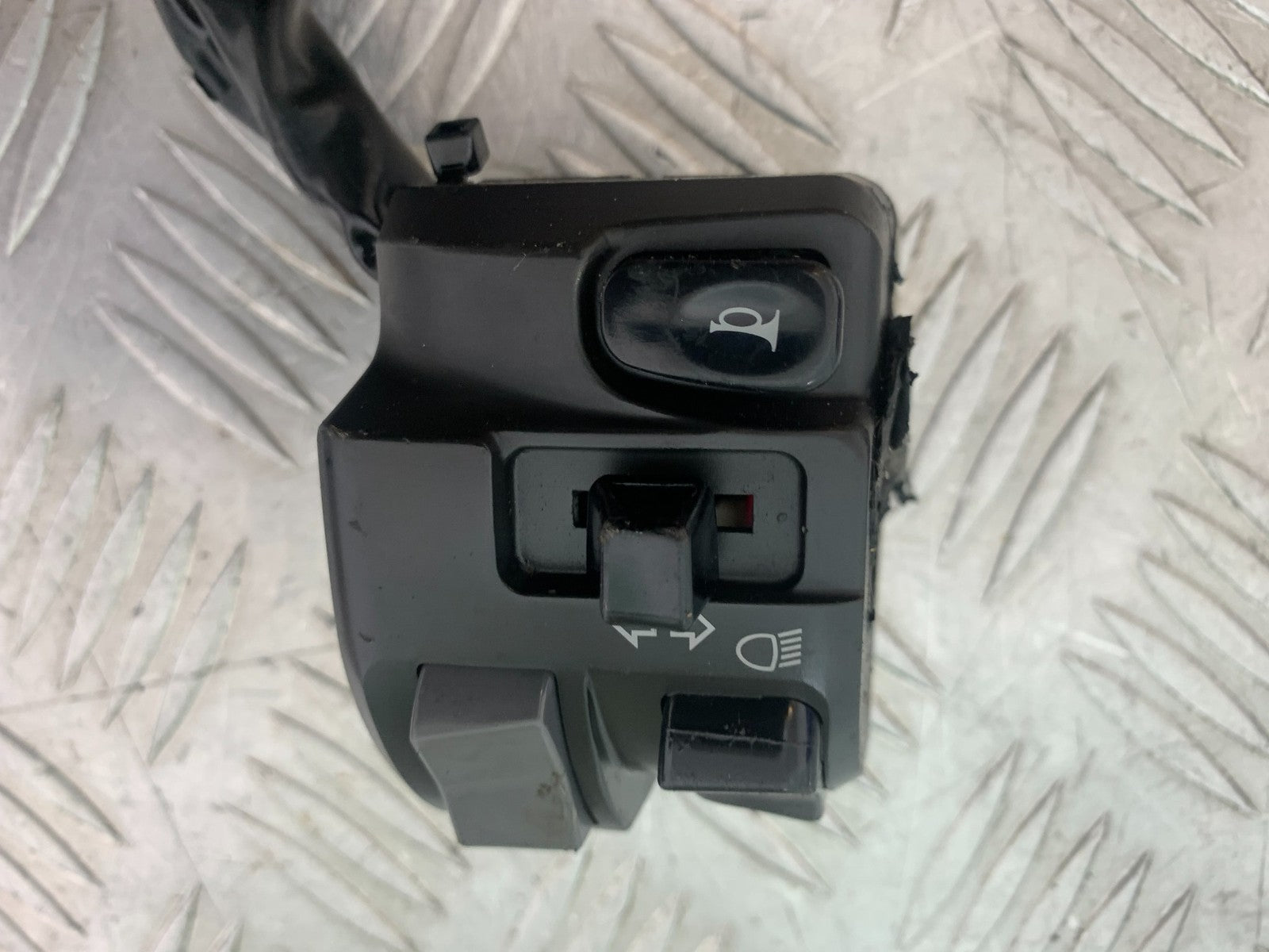 KAWASAKI GTR1400 GTR 1400 LEFT SWITCH GEAR   YEAR 2007-2009 (CMB1174)