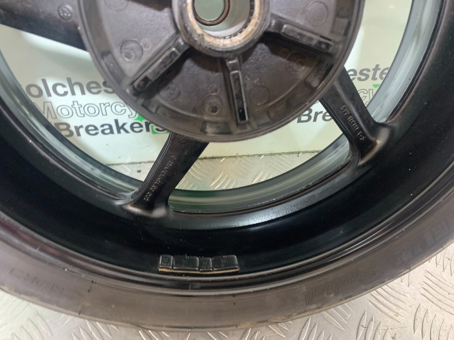 YAMAHA YZF R1 14 B BIG BANG REAR WHEEL   2009-14 (CMB1175)