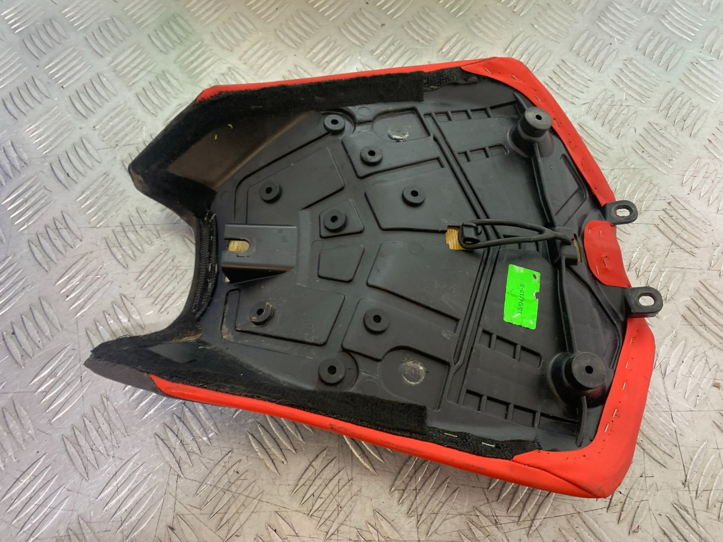 APRILIA RSV4 FACTORY FRONT SEAT  YEAR 2009-2012 (CMB1224)