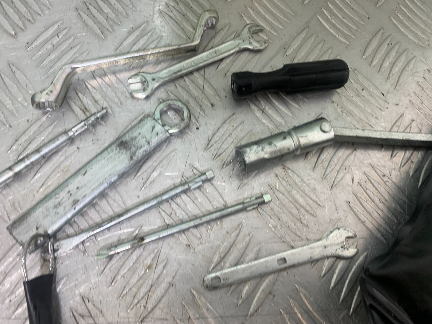HONDA NT 700 V DEAUVILLE TOOL KIT  YEAR 2006-2011 (CMB1211)