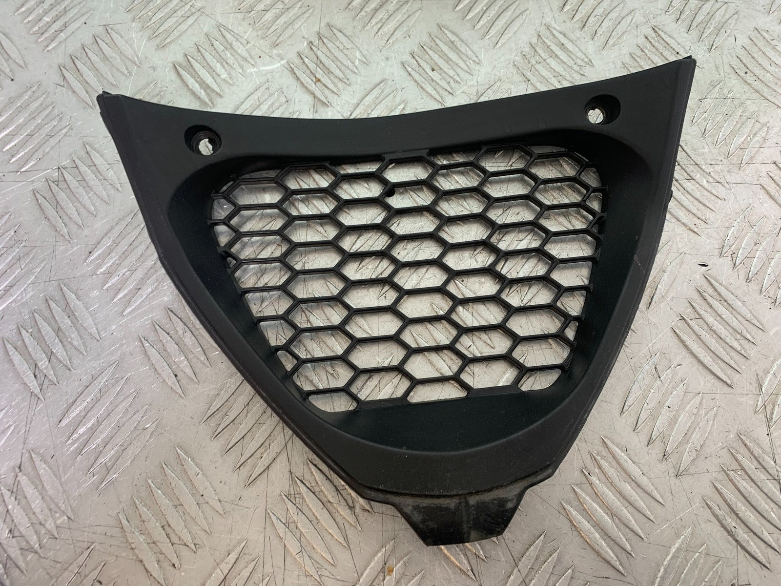 APRILIA RSV4 FACTORY OIL COOLER GRILL  YEAR 2009-2012 (CMB1224)