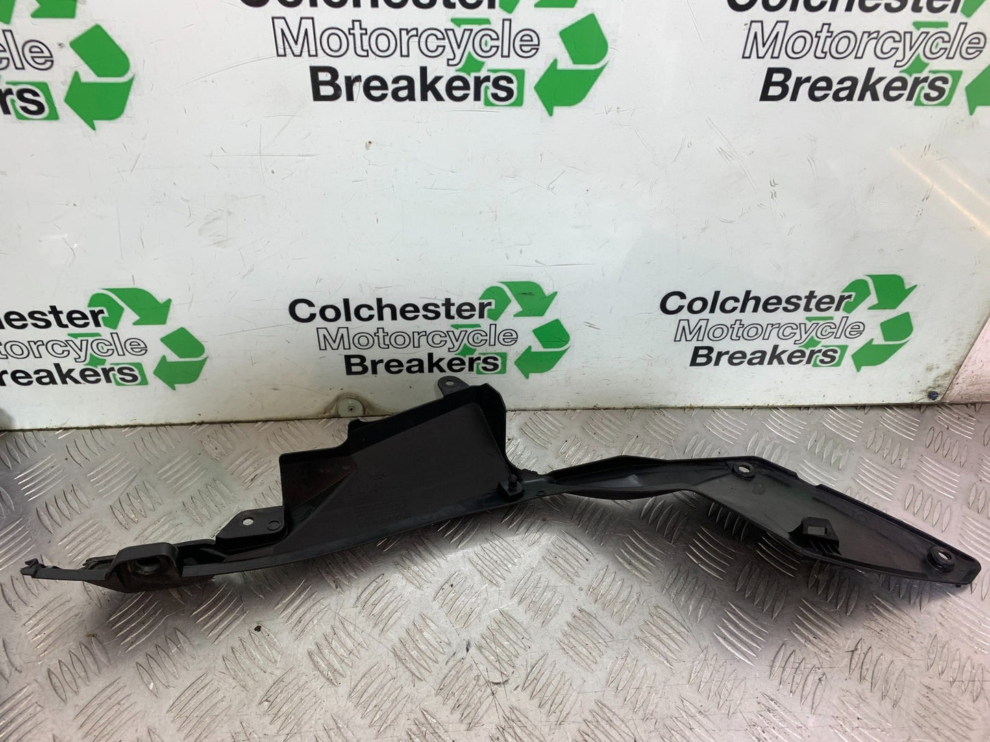 SUZUKI DL1000 V-STROM RIGHT SEAT PANEL  YEAR 2014-2019 (CMB1325)