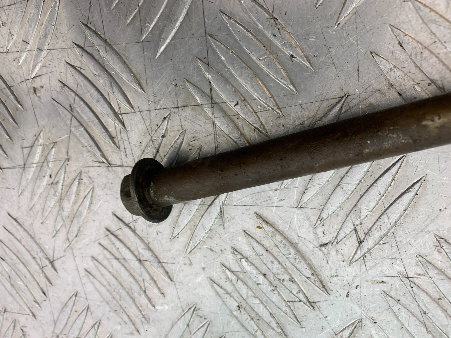 KAWASAKI KLR250 KLR 250 SWINGARM SPINDLE  YEAR 1984-2001 (CMB1225)