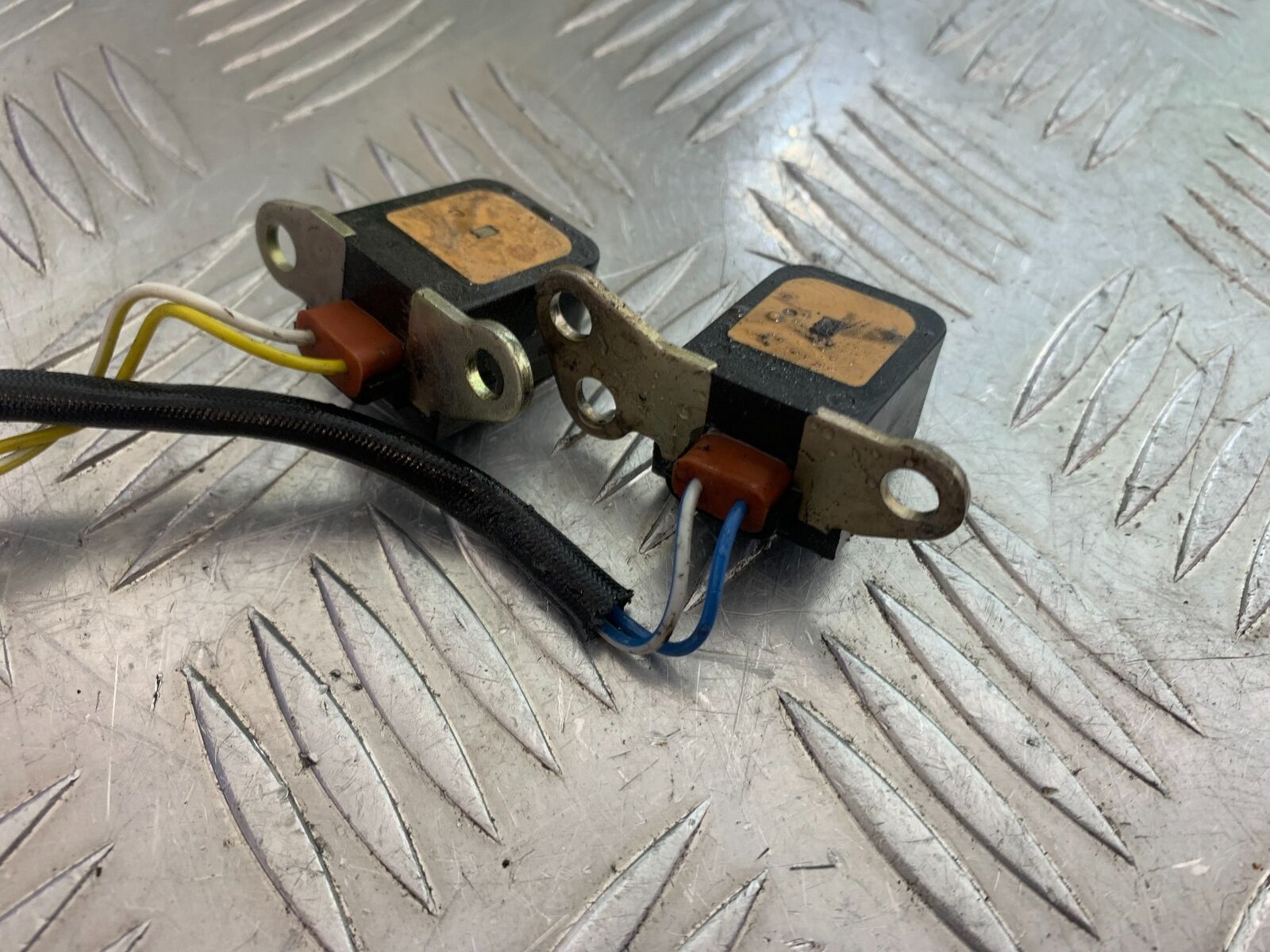 HONDA VFR750 VFR 750 FL-M-N-P IGNITION PICK UPS   YEAR 1990-93 (CMB1093)