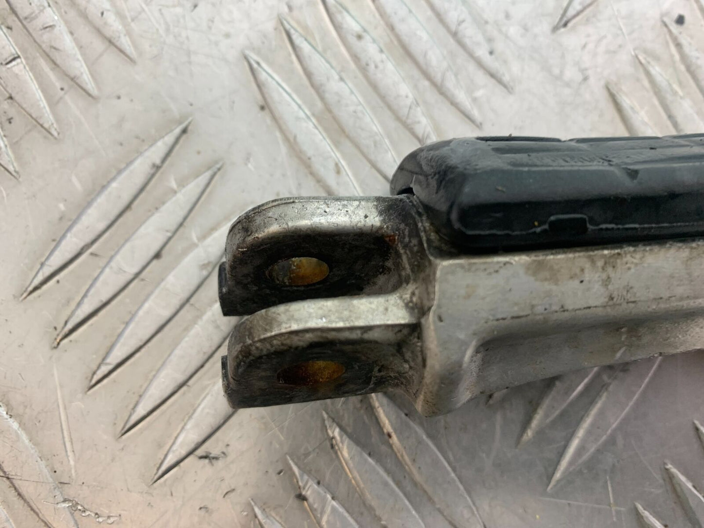 HONDA CBR600 CBR 600 F2 FRONT RIGHT FOOTPEG   YEAR 1991-1993 (CMB1114)