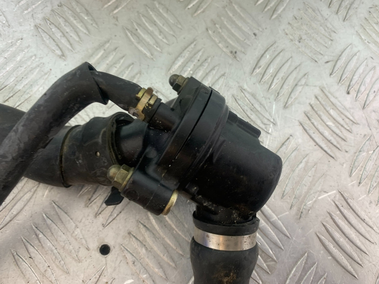 YAMAHA YZF R1 THERMOSTAT   YEAR 2004-2006 (CMB1155)