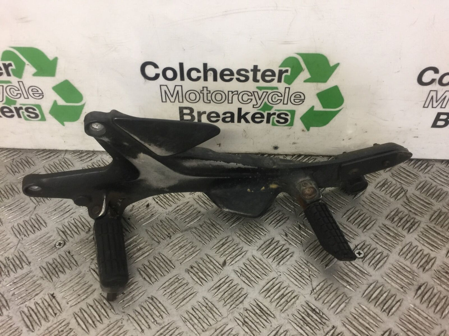 HONDA CBF600 CBF 600 LEFT HANGER AND PEGS   YEAR 2009 (STOCK 369)