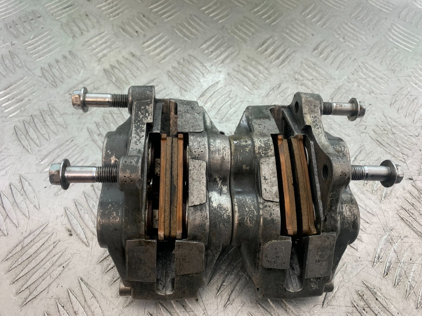 KAWASAKI ZZR1100 D FRONT BRAKE CALIPERS YEAR 1993-2001 (CMB1289)