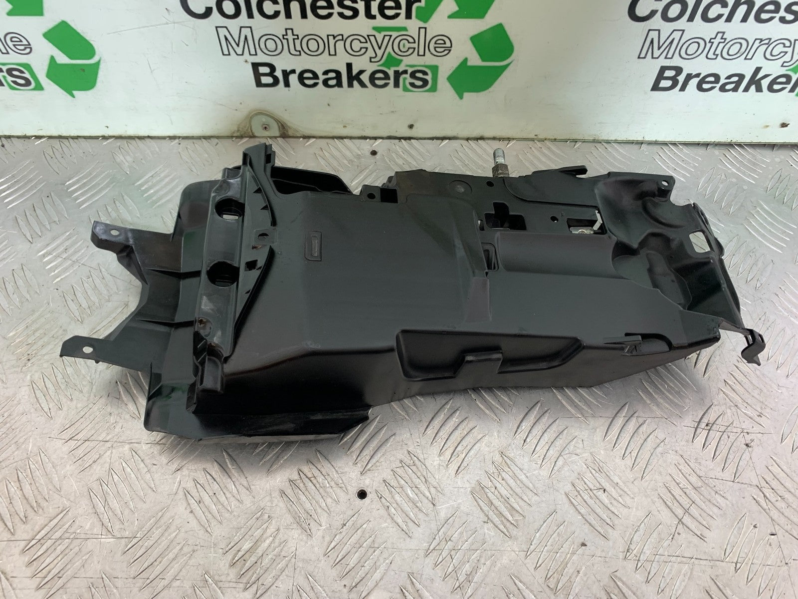 HONDA CBR1000 RR CBR1000RR FIREBLADE GENUINE REAR MUDGUARD 2008-2011 (CMB1179)
