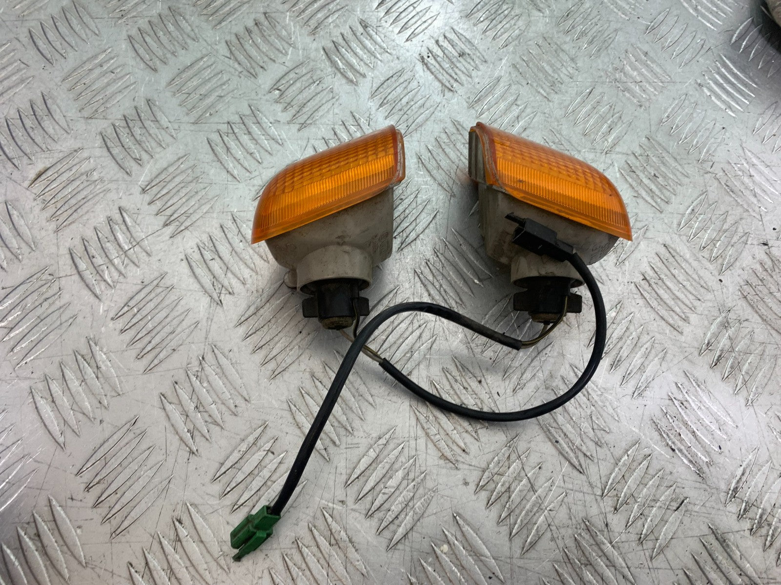 KAWASAKI ZZR1100 D REAR INDICATORS  YEAR 1993-2001 (CMB1289)
