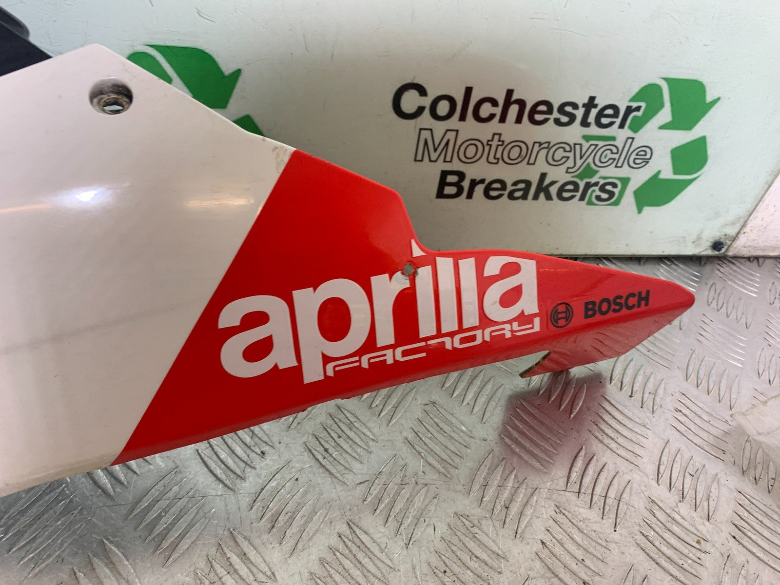 APRILIA RSV4 FACTORY LEFT LOWER FAIRING PANEL  YEAR 2009-2012 (CMB1224)