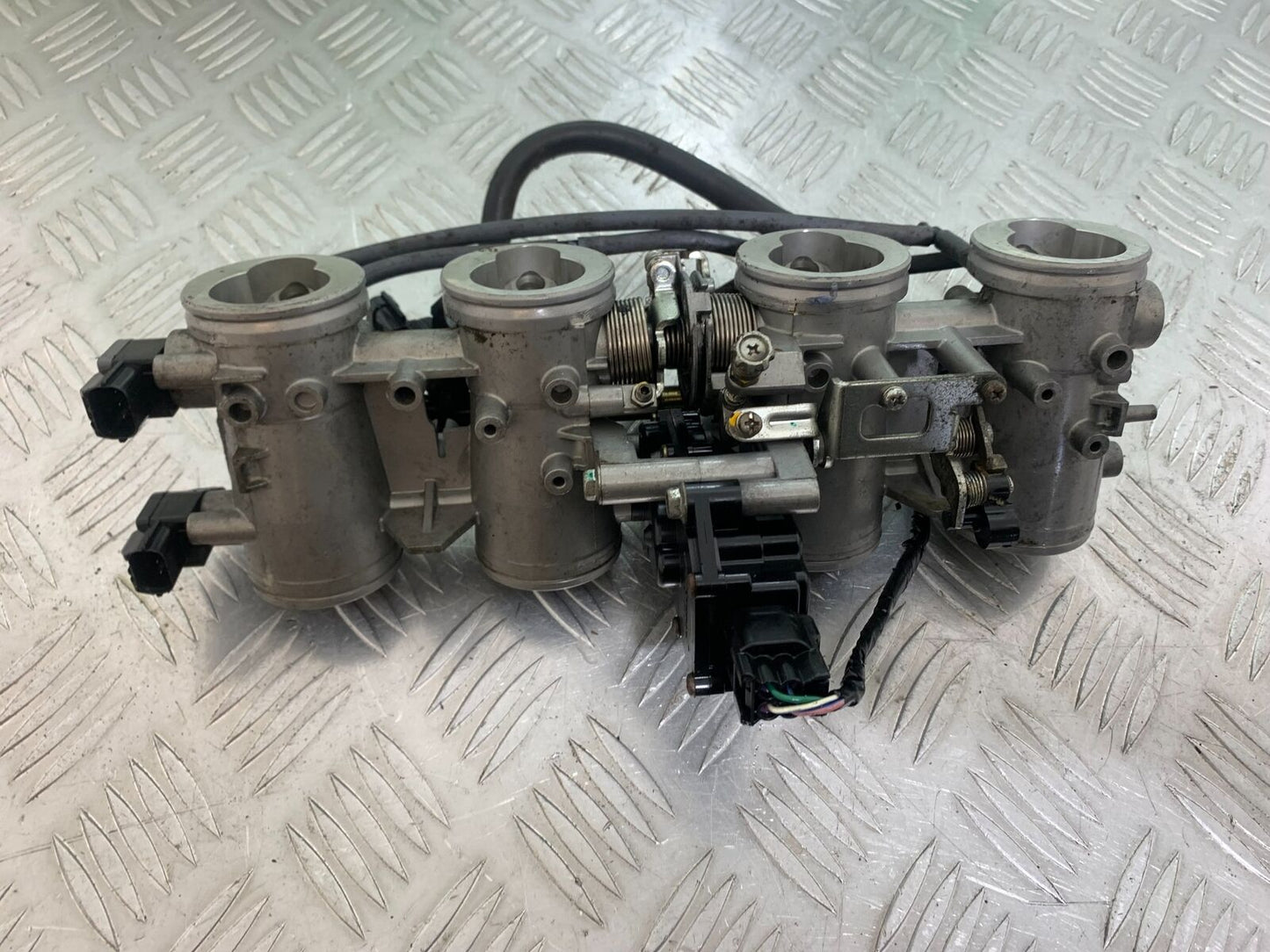 KAWASAKI Z750 Z 750 THROTTLE BODIES  YEAR 2004-2006  (CMB1104)