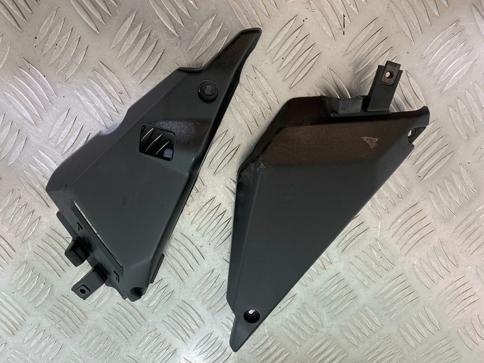 KAWASAKI NINJA 650 LEFT AND RIGHT INFILL PANELS  YEAR 2017-2019 (CMB1018)