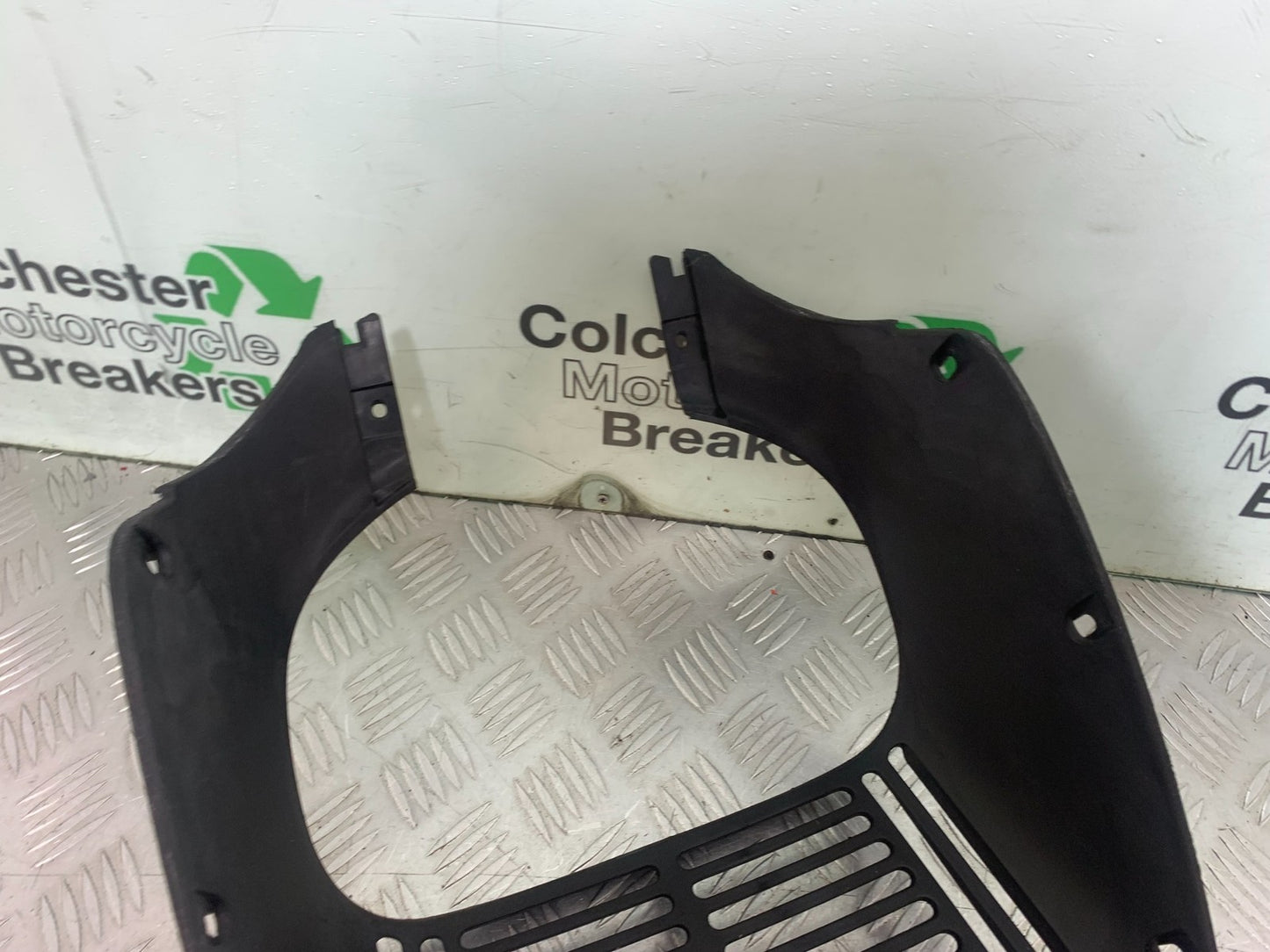 HONDA XL125 VARADERO RADIATOR GRILL  YEAR 2001-2006  (CMB1210)