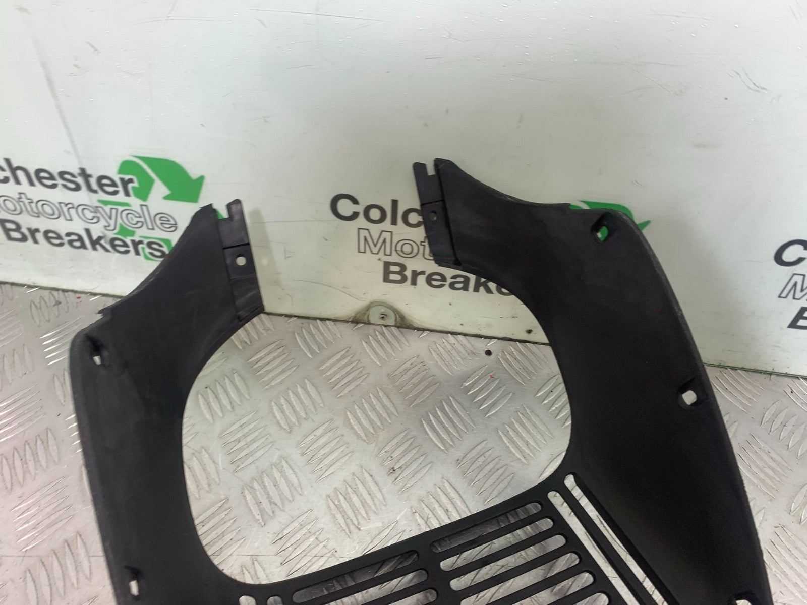 HONDA XL125 VARADERO RADIATOR GRILL  YEAR 2001-2006  (CMB1210)
