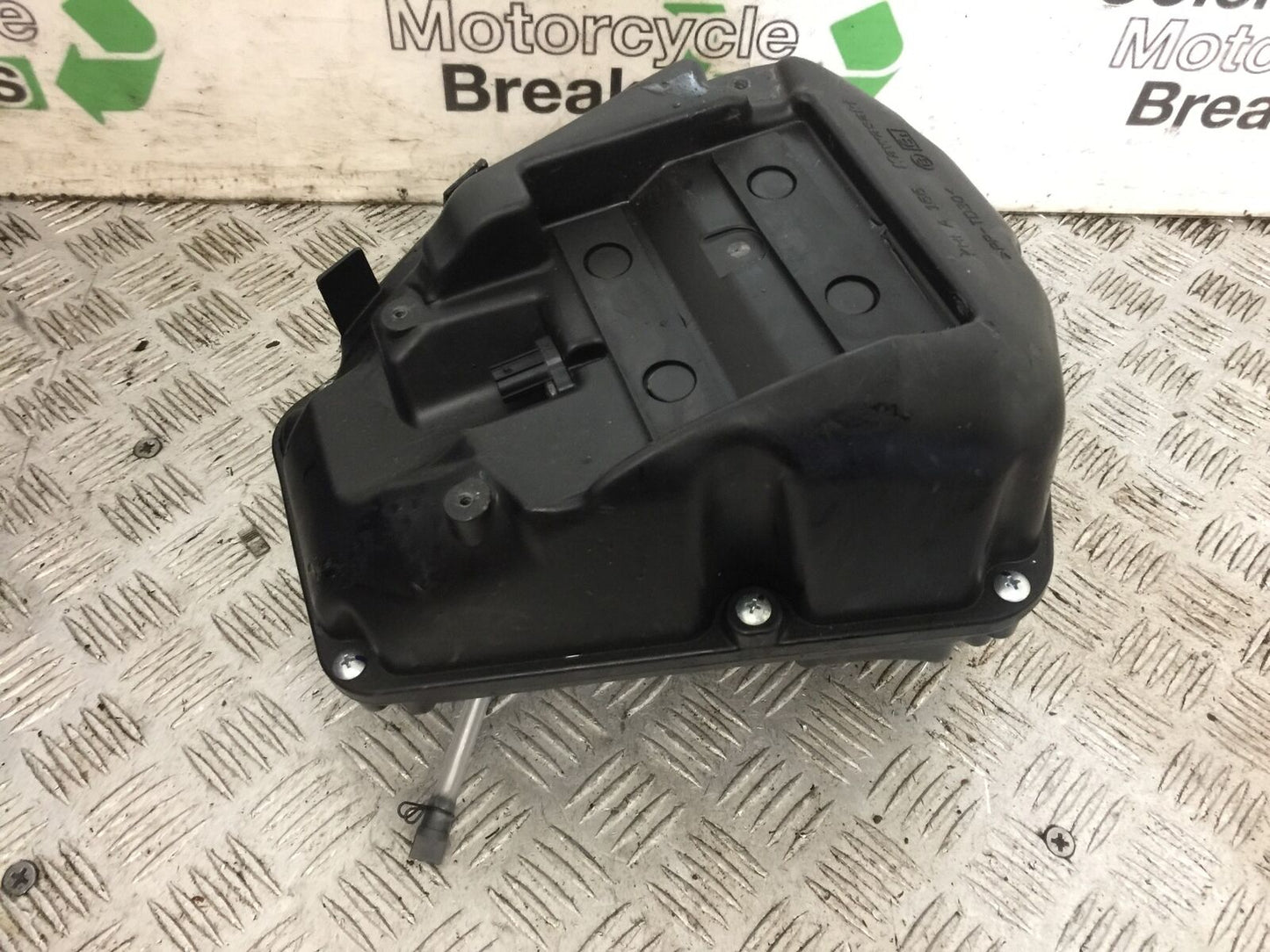 KAWASAKI VN 650 VULCAN AIRBOX    YEAR 2017-2021 (STOCK 811)