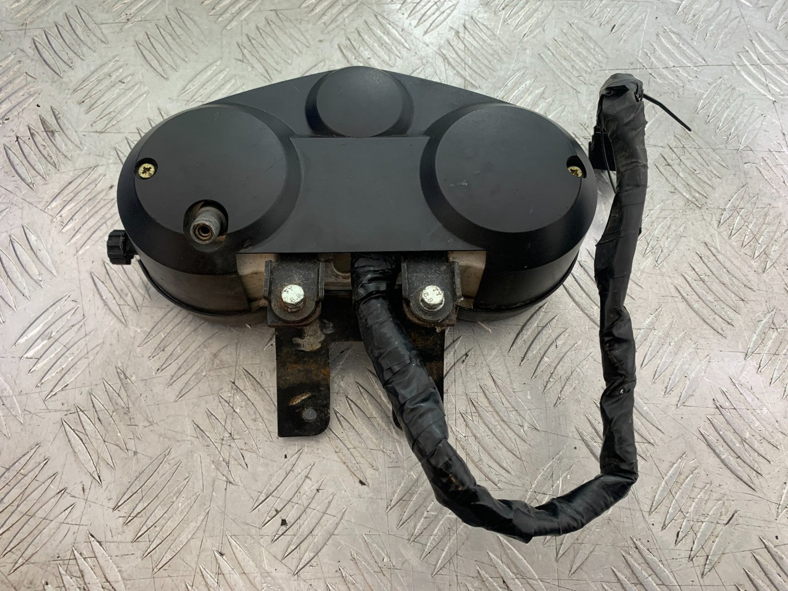 TRIUMPH TROPHY 900 CLOCKS SPEEDO DASH  YEAR 1991-95 (CMB1251)