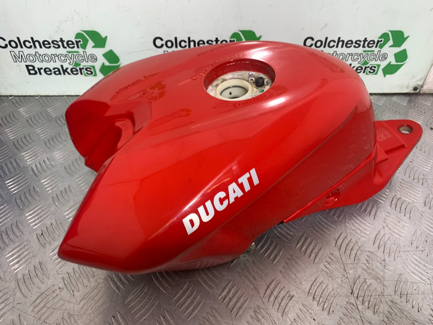 DUCATI 1198 S PETROL TANK  YEAR 2009-2011 (CMB1219)