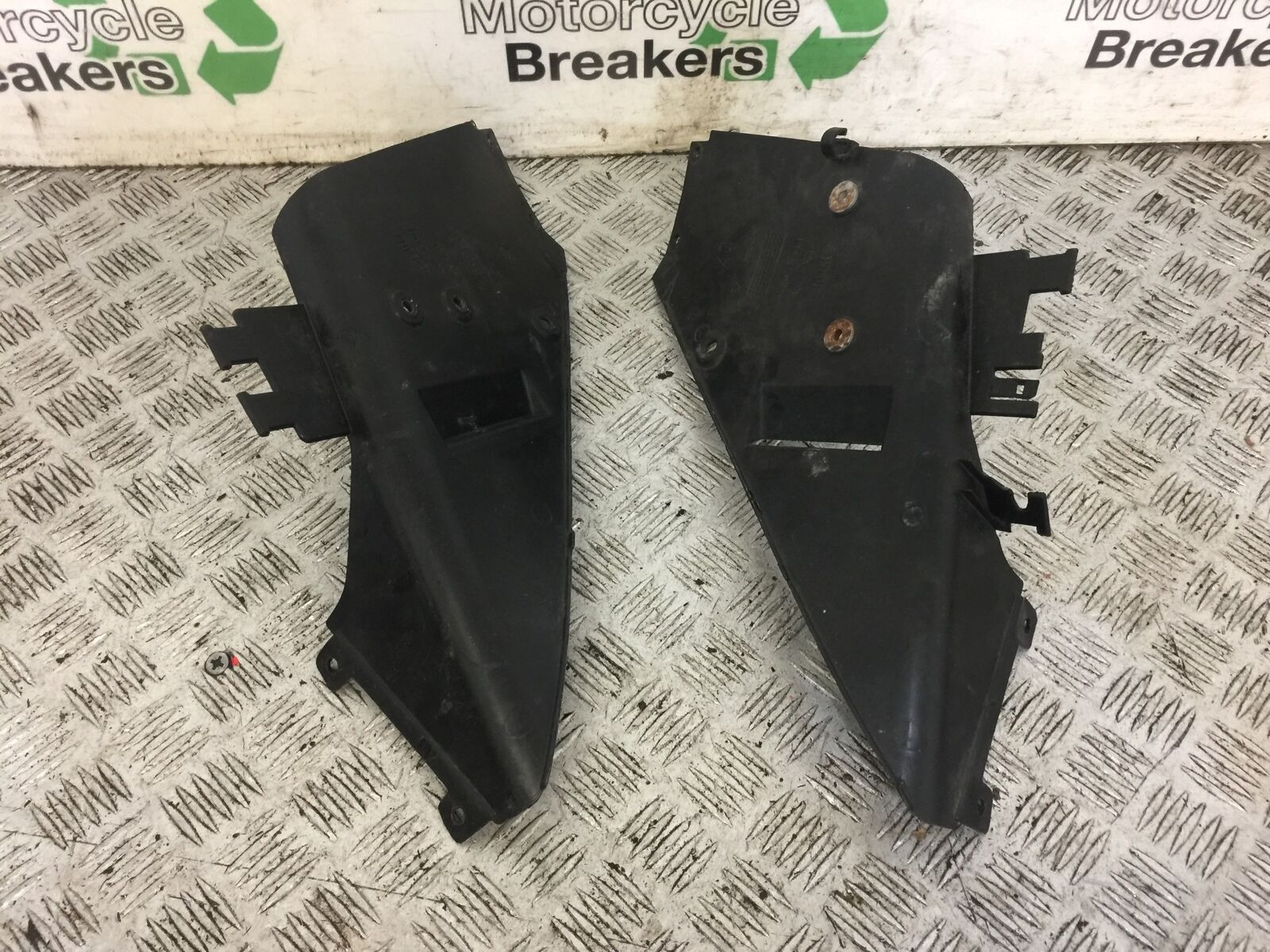 APRILIA RSV1000 RSV 1000 MILLE INNER INFILLS  YEAR 2006-10 (STOCK 713)