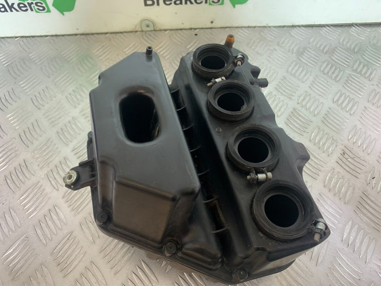 YAMAHA XJ6 XJ6-S AIR BOX  YEAR 2009-2015  (CMB1070)