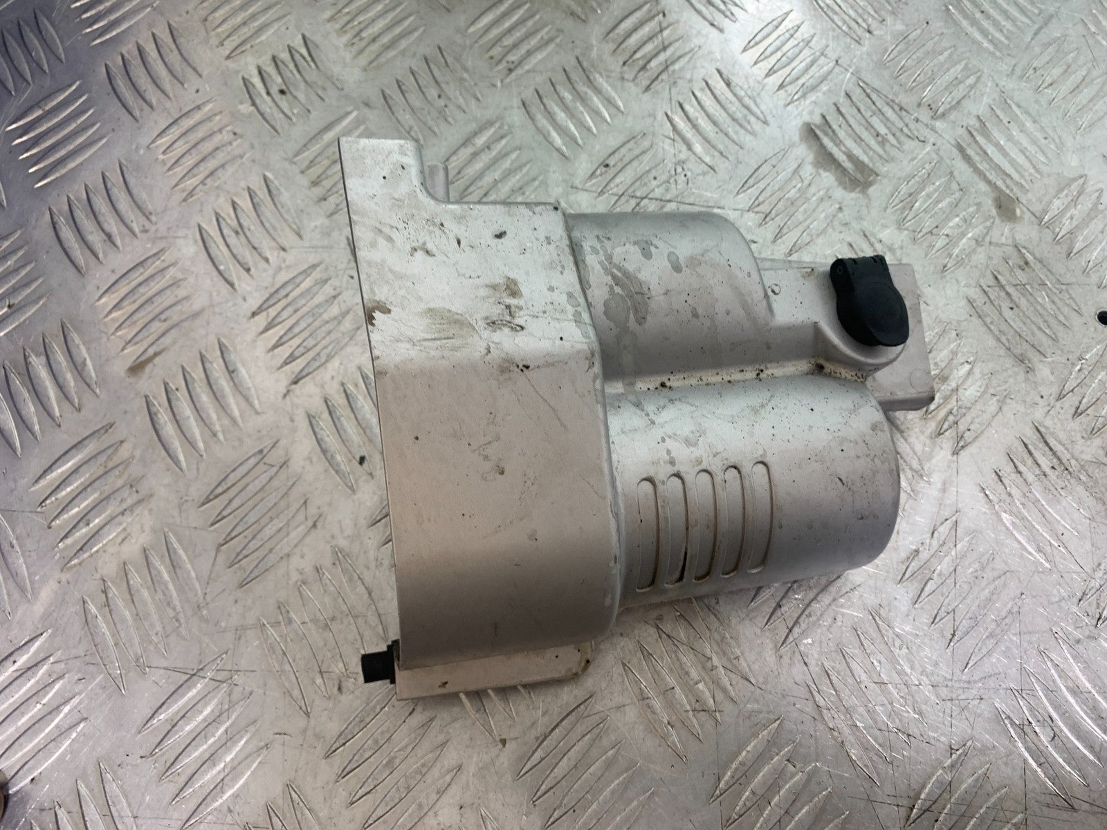 BMW R850 R R850R STARTER MOTOR COVER   YEAR 1994-2002 (CMB1170)