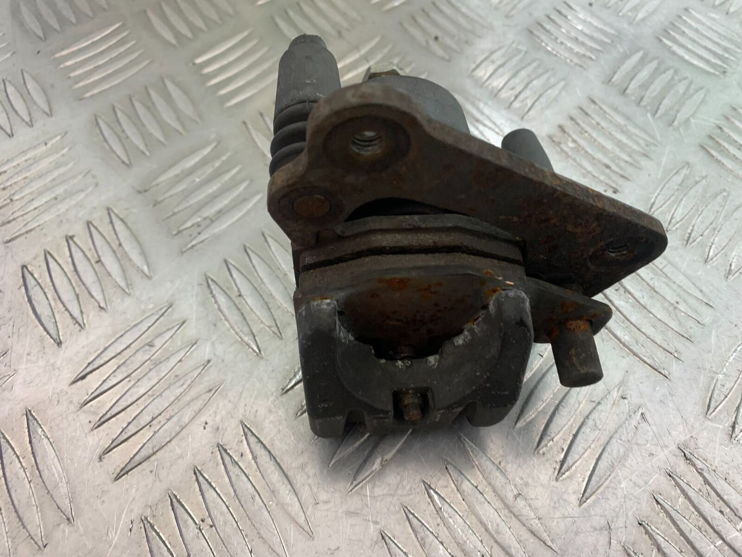 KAWASAKI Z750 Z 750 REAR BRAKE CALIPER  YEAR 2004-2006  (CMB1104)