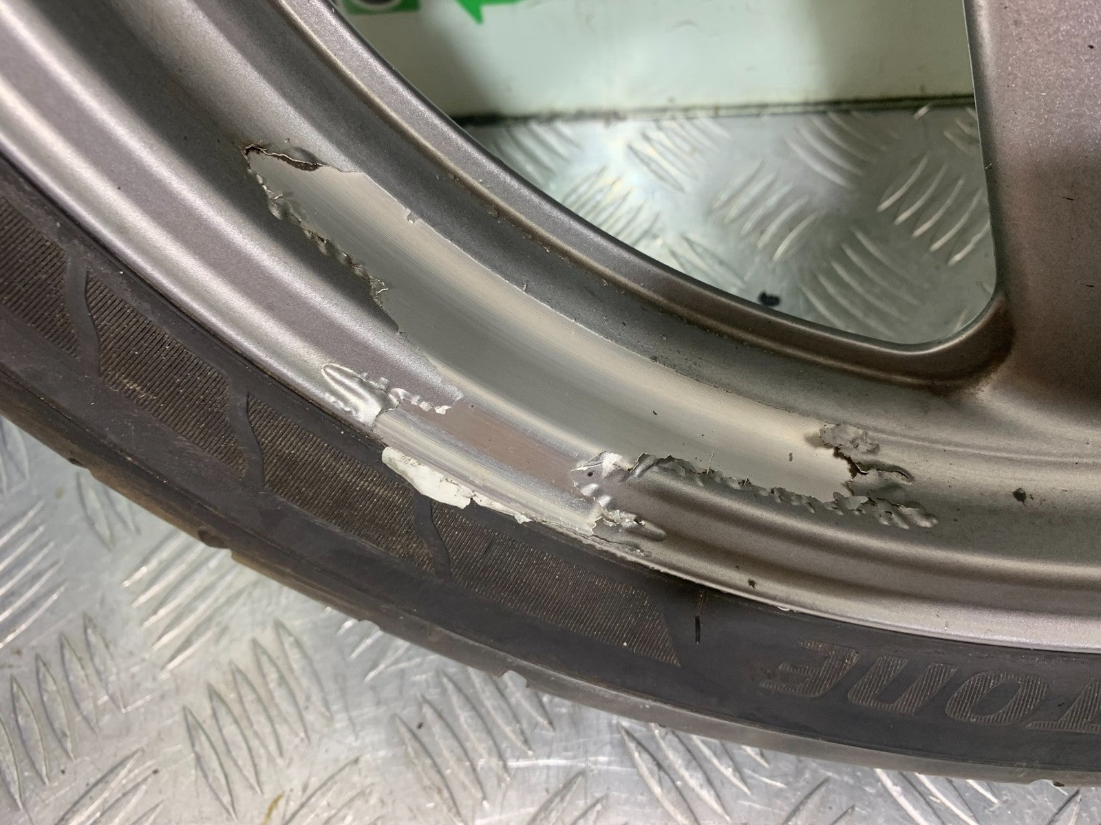 HONDA ST1100 PAN EUROPEAN FRONT WHEEL (TYRE WILL PAS MOT) 1993-2001 (CMB1195)