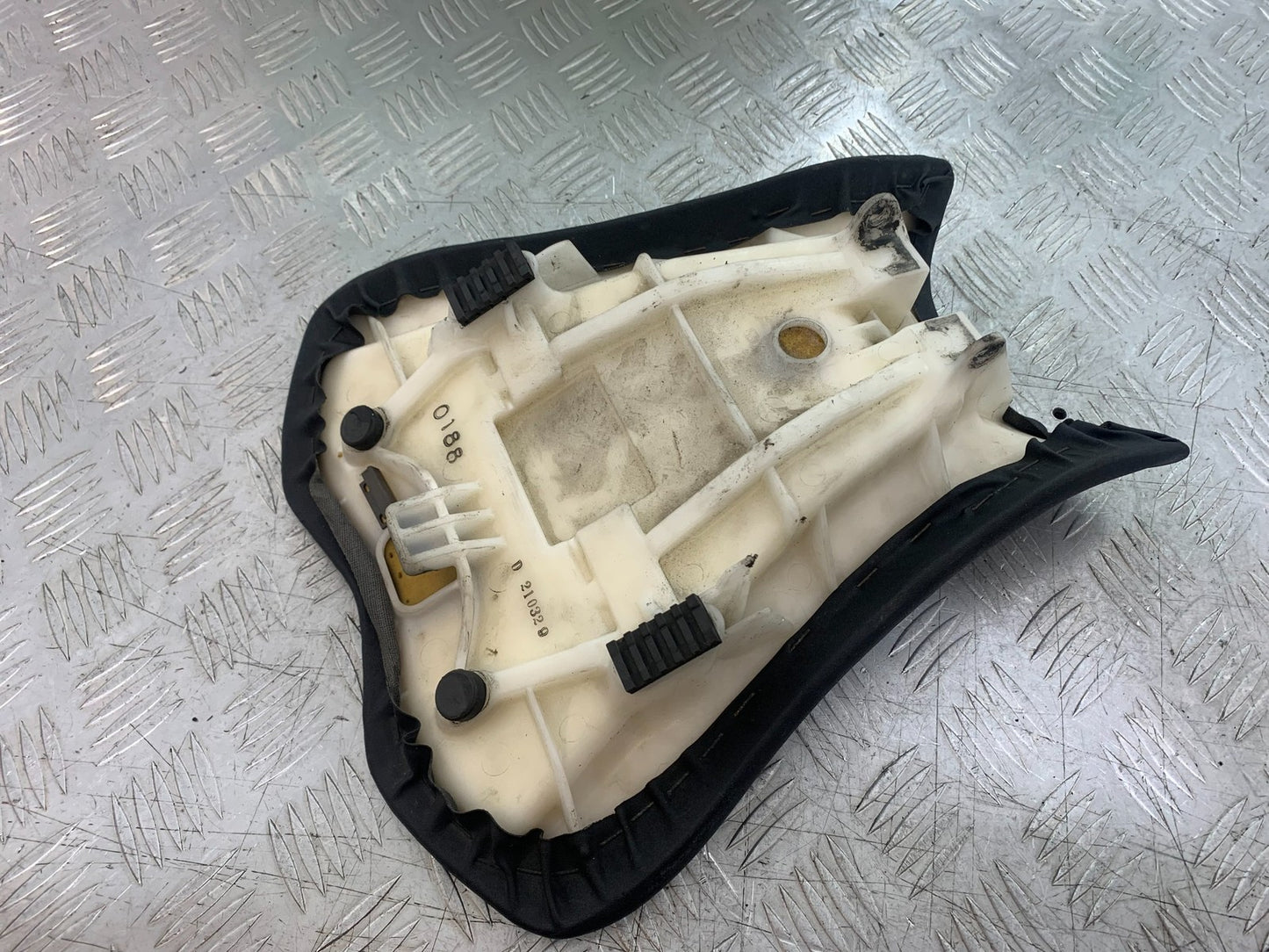 KAWASAKI ZX10R ZX10 R FRONT SEAT  2008-2010 (CMB1206)