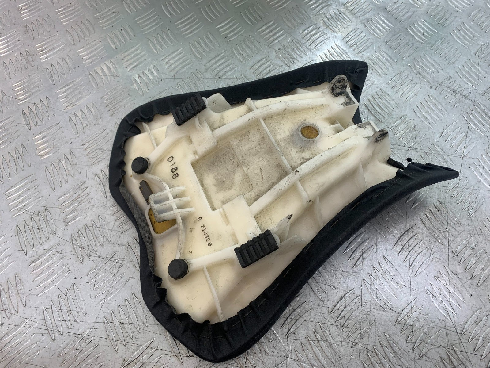 KAWASAKI ZX10R ZX10 R FRONT SEAT  2008-2010 (CMB1206)