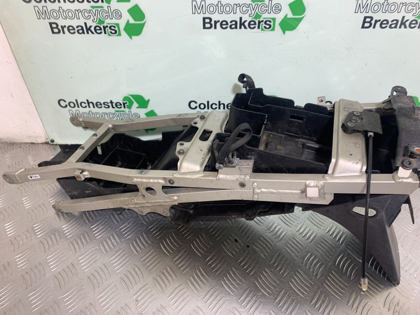 KAWASAKI ZX6R ZX6 J REAR MUDGUARD AND SUBFRAME YEAR 2000 (CMB1129)