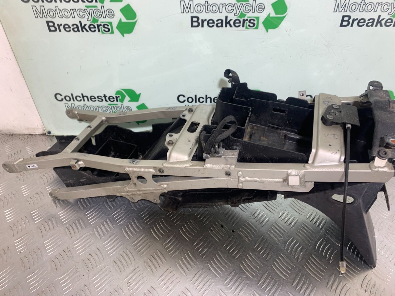 KAWASAKI ZX6R ZX6 J REAR MUDGUARD AND SUBFRAME YEAR 2000 (CMB1129)
