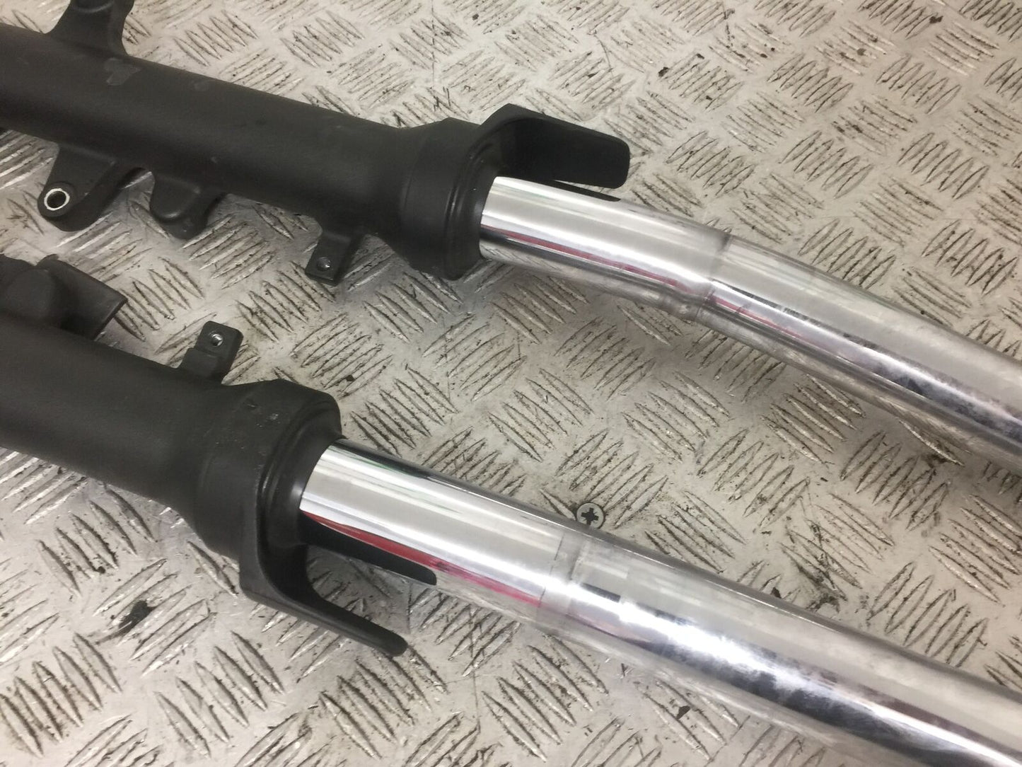 SUZUKI 650 BURGMAN FORKS (BENT)  YEAR 2014-2018 (STOCK 769)
