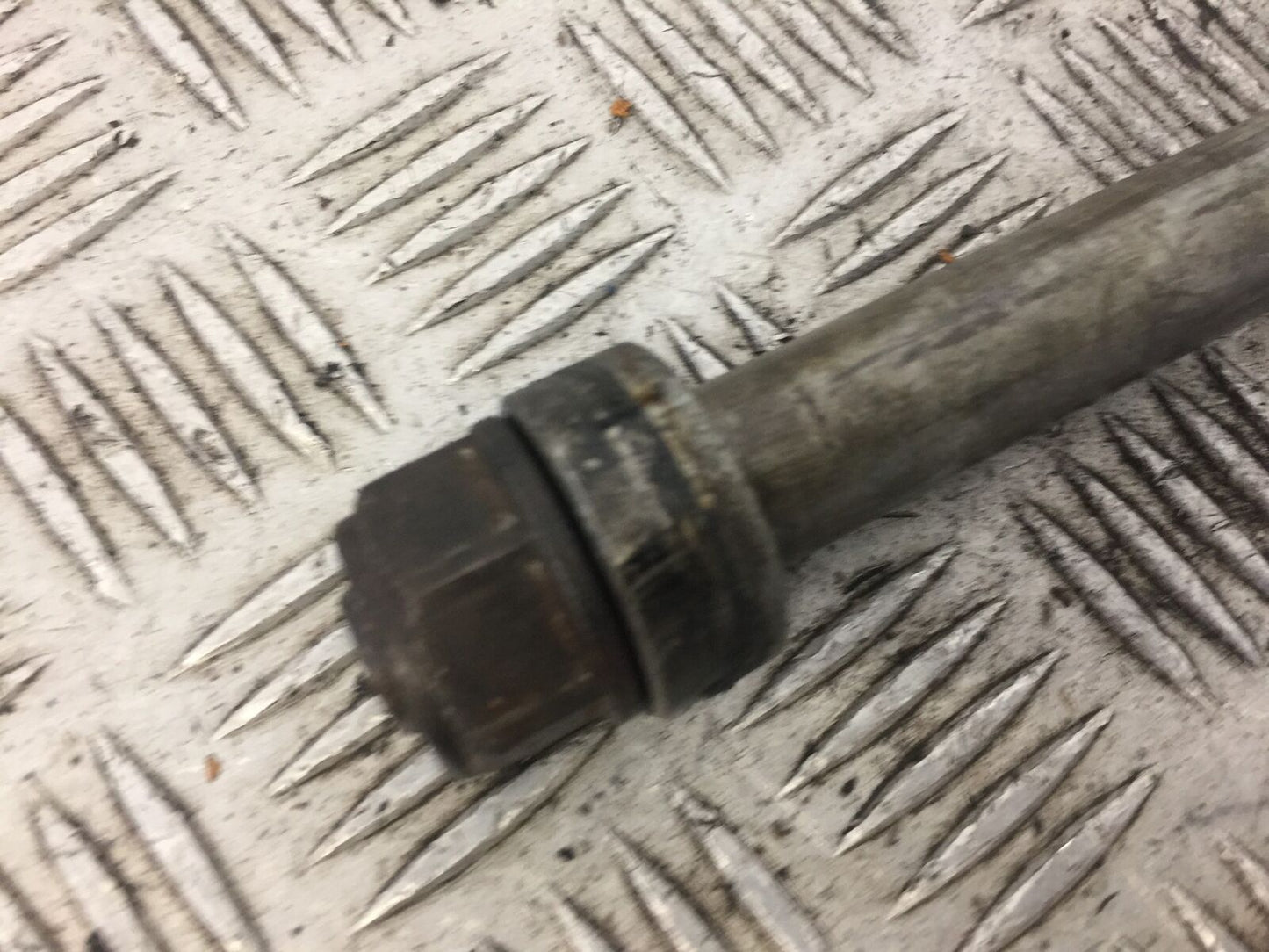 HONDA XL1000 VARADERO REAR WHEEL SPINDLE AND ADJUSTERS YEAR 2002 (STOCK 595)