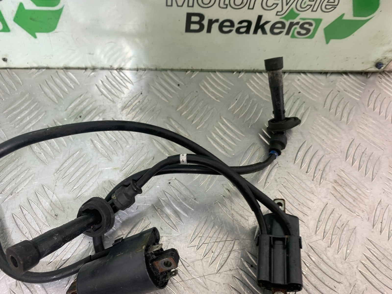 SUZUKI GSF600 GSF 600 BANDIT COILS AND CAPS   2000-2004 (CMB1269)