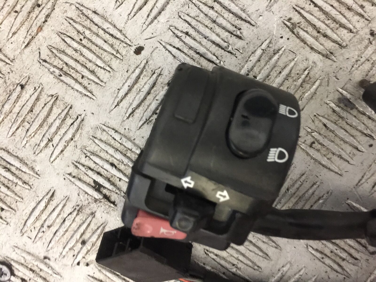 TRIUMPH 675 STREET TRIPLE LEFT SWITCH GEAR   2008-2012 (STOCK 736)