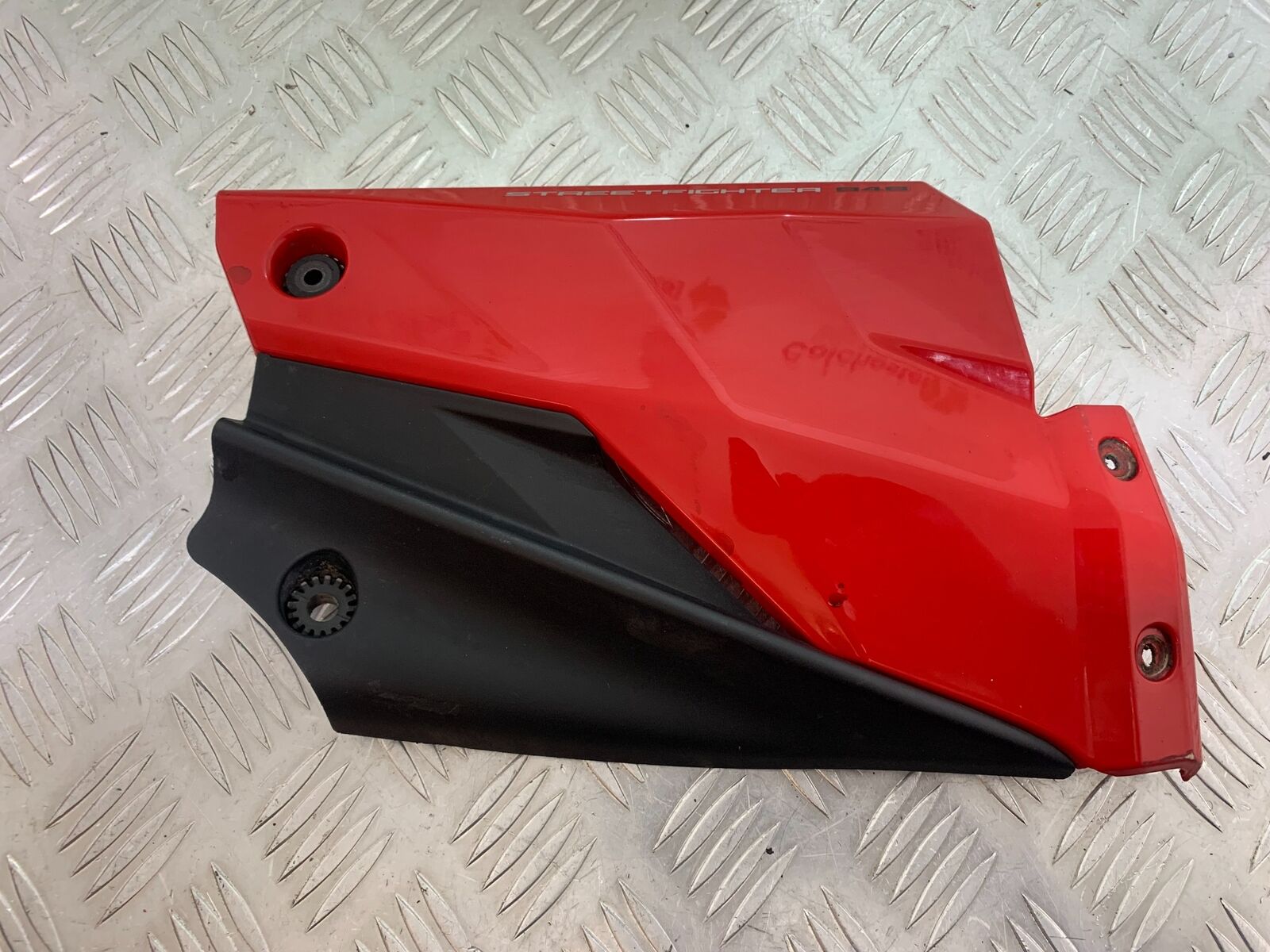 DUCATI STREETFIGHTER 848 RIGHT BELLYPAN    YEAR 2011-2016 (CMB1050)