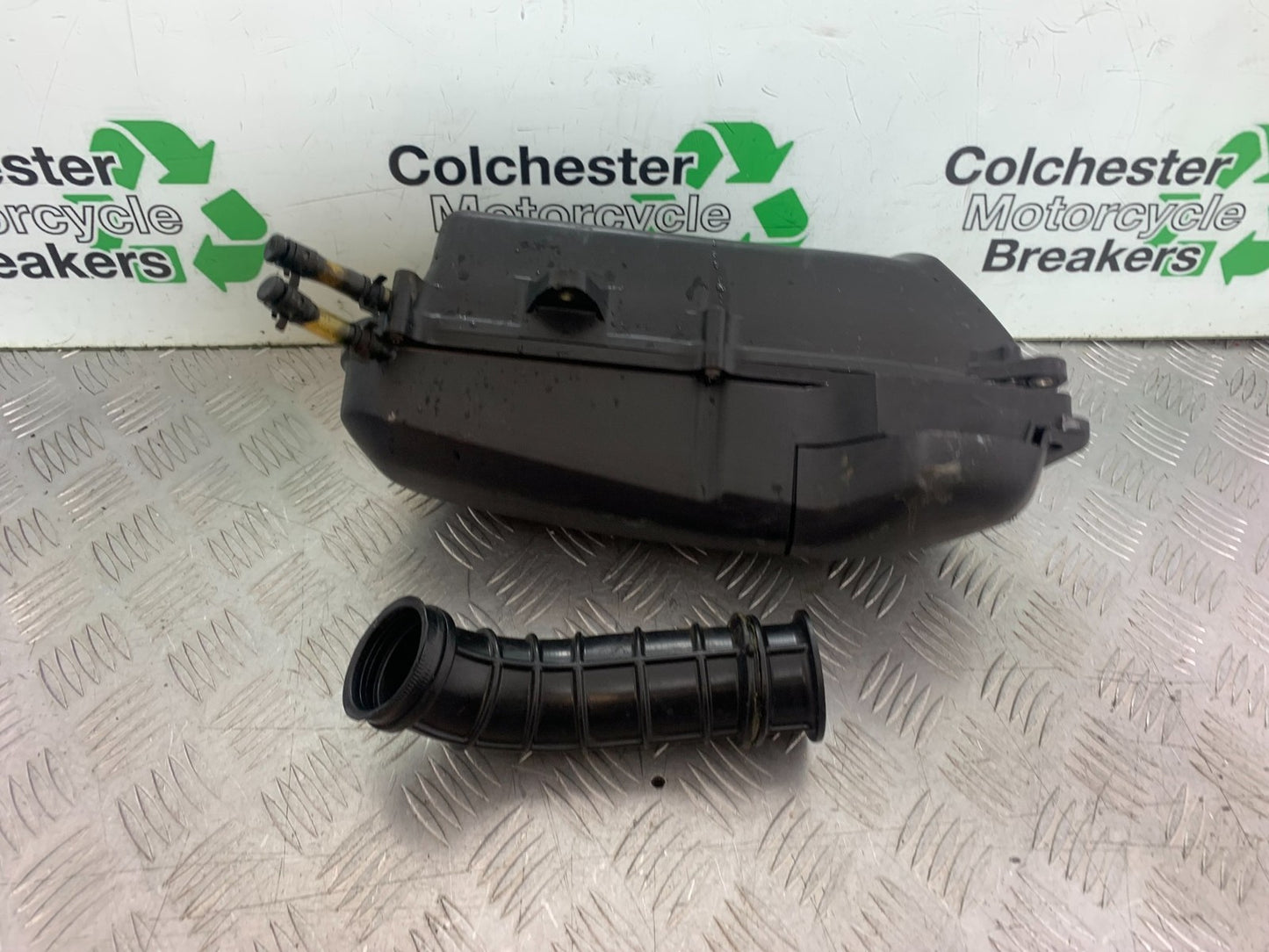 YAMAHA XMAX 250 XMAX 250 AIRBOX   YEAR 2006-09 (CMB1201)