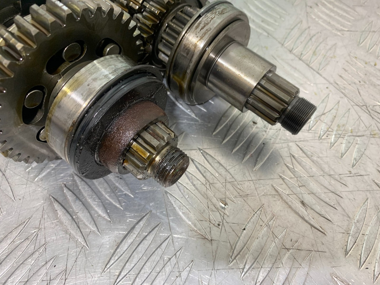 TRIUMPH 955I SPRINT RS GEAR BOX  YEAR 1999-04