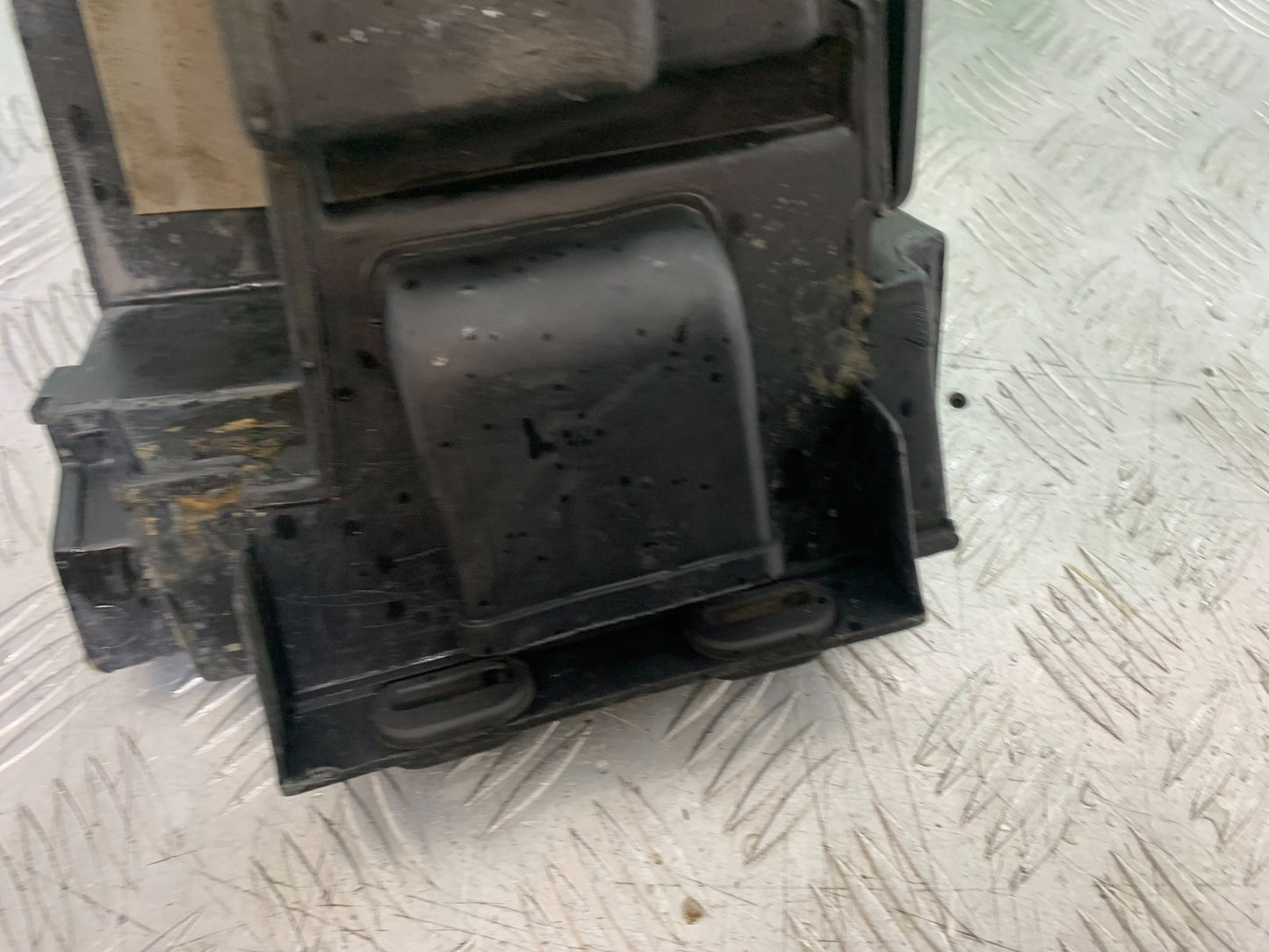 KAWASAKI KLR250 KLR 250 AIRBOX YEAR 1984-2001 (CMB1225)