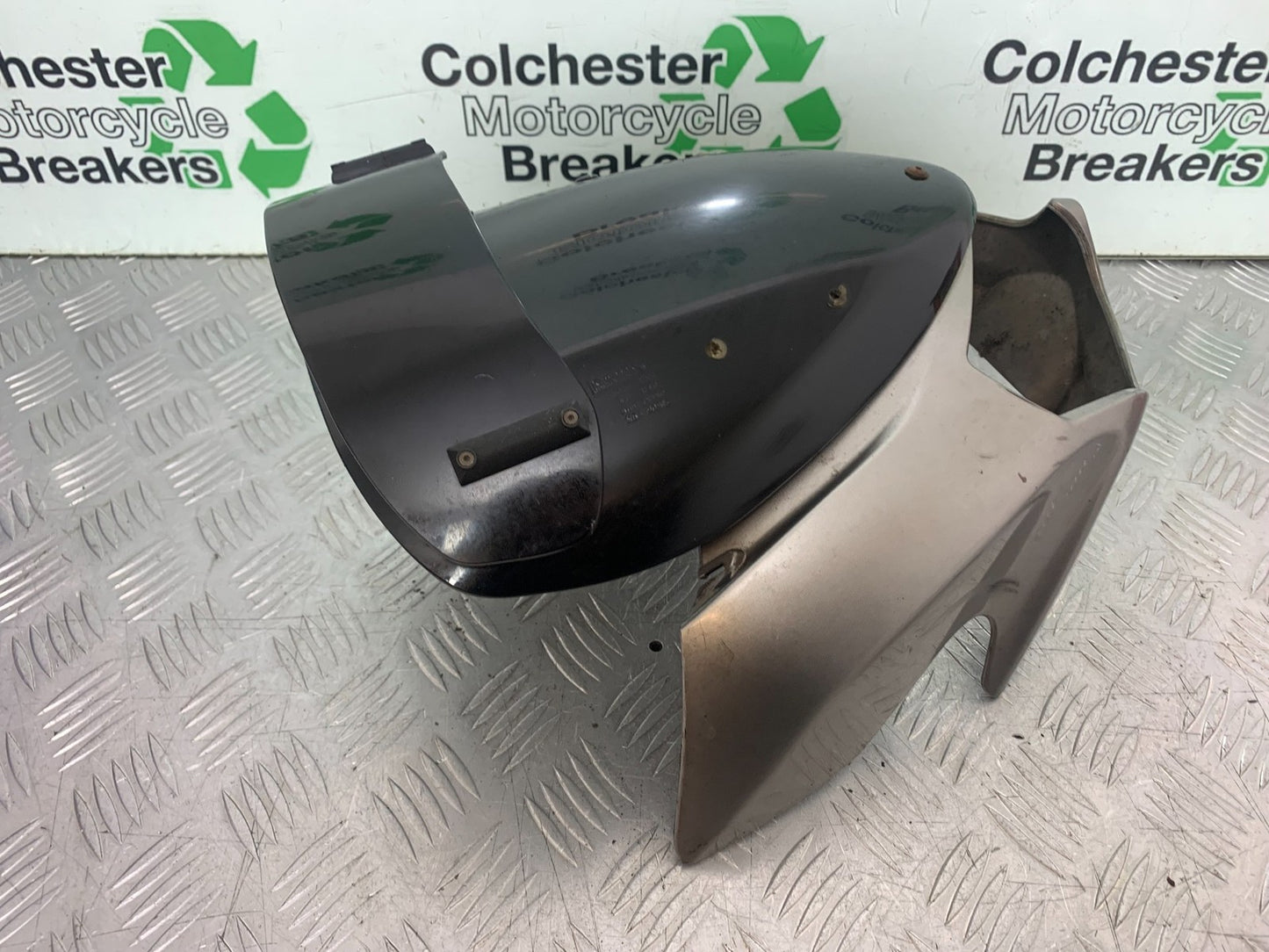 KAWASAKI Z750 Z 750 TOP FAIRING AND SCREEN  YEAR 2004-2006  (CMB1234)
