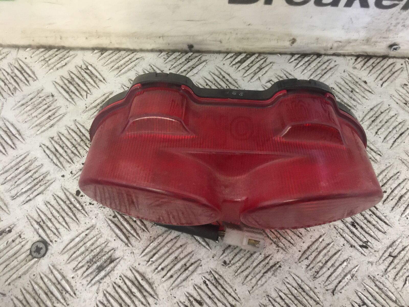KAWASAKI Z750 ZR750 ZR-7S REAR LIGHT YEAR 1999-05 (STOCK 707)