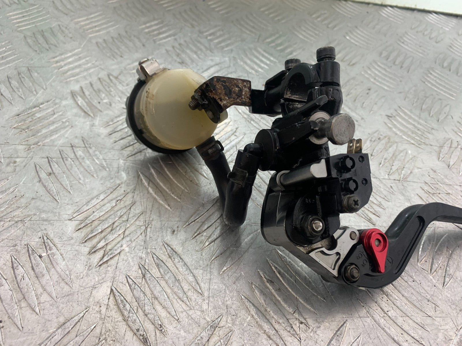 TRIUMPH 675 STREET TRIPLE R FRONT BRAKE MASTER CYLINDER   YEAR 2013 -  (CMB1221)