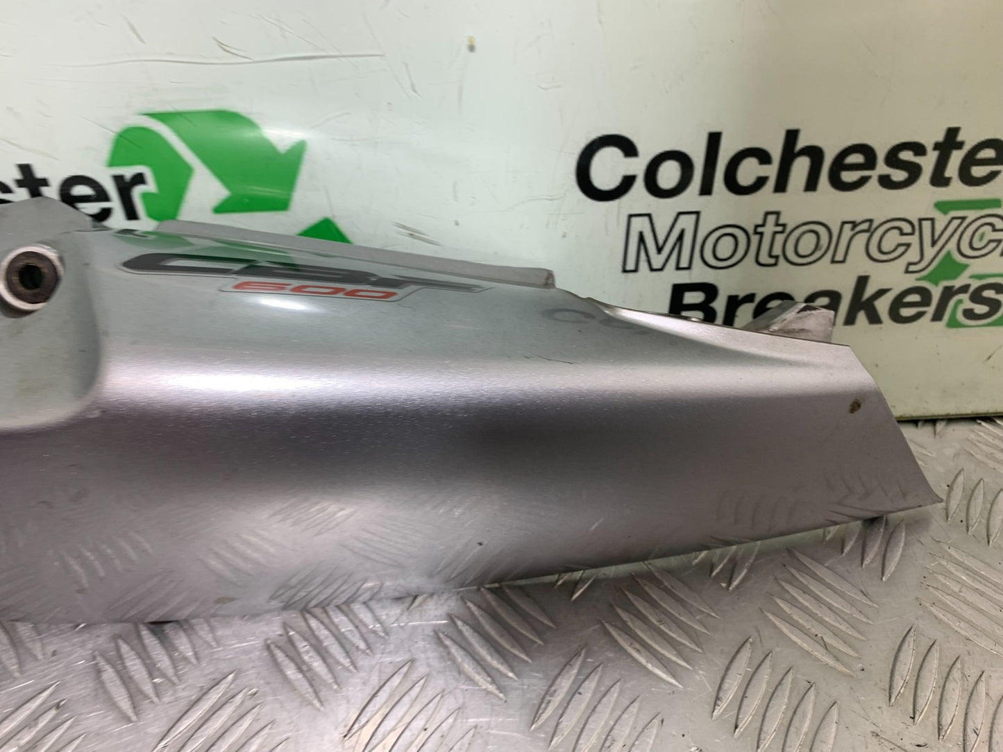 HONDA CBF600 CBF 600 LEFT SEAT PANEL  YEAR 2004-07  (CMB1305)