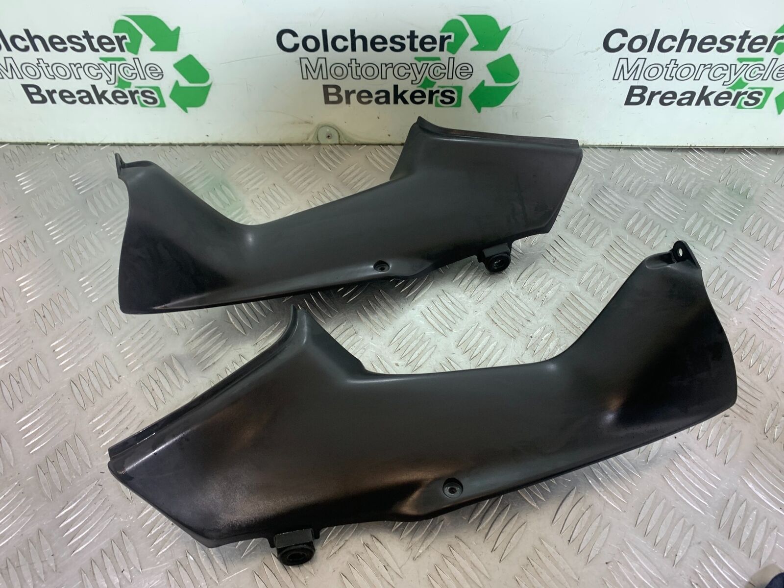HONDA CBR 929 RRY FIREBLADE TOP FAIRING INFILL PANELS YEAR 2000-01 (CMB1094)