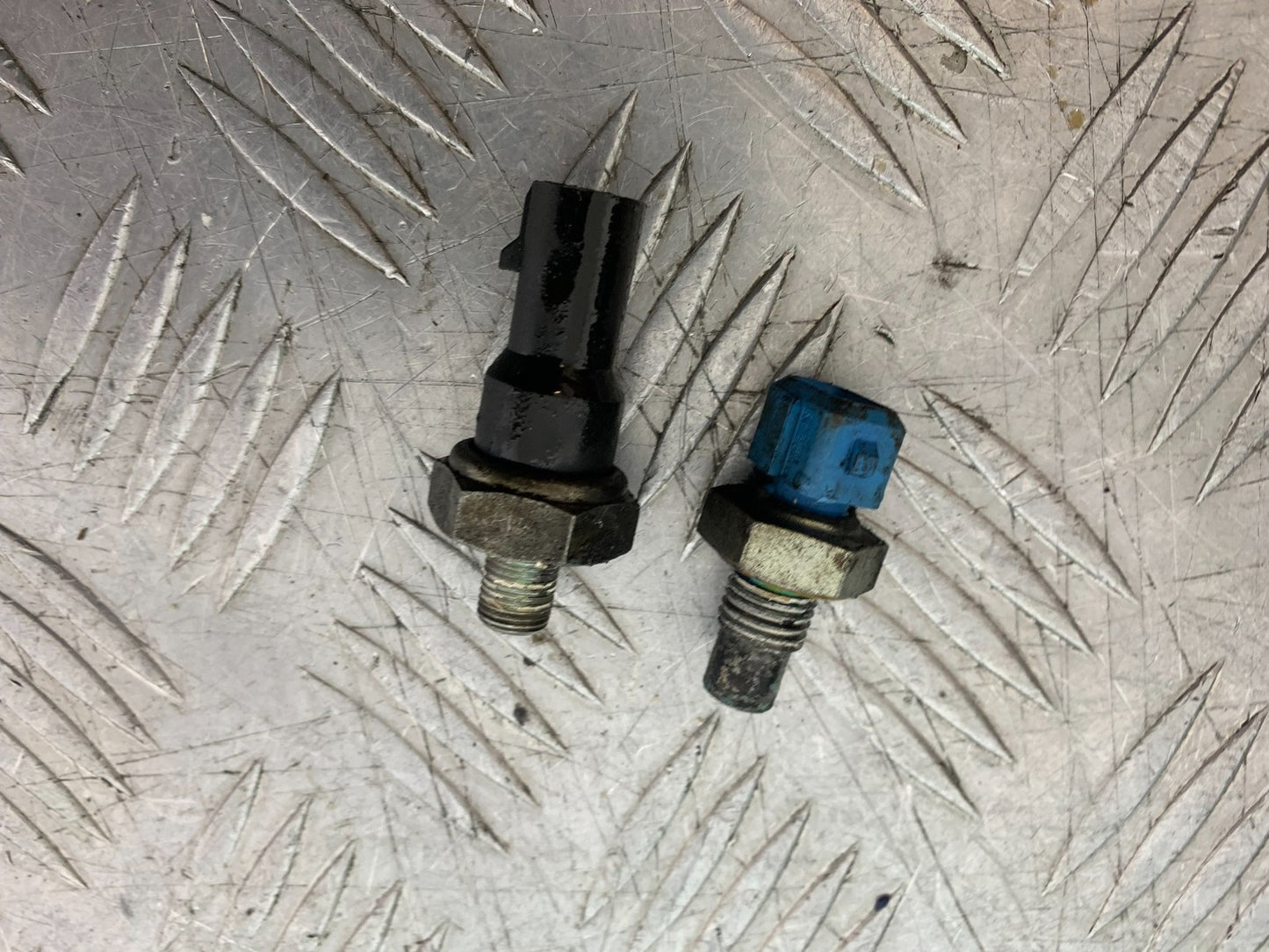 MV AGUSTA 675 F3 2 X ENGINE SENSORS  YEAR 2012-2016 (CMB1302)